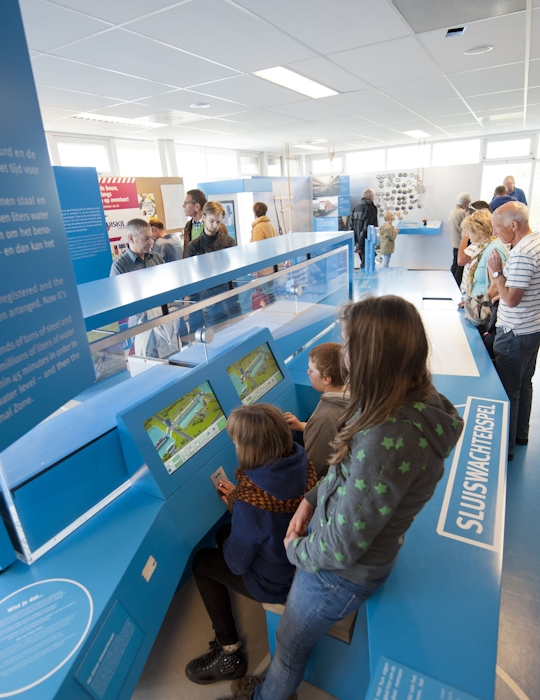 The design of the Info Centre Portaal Van Vlaanderen is an engaging and immersive way to learn about the history and significance of the Terneuzen Canal. Whether you are a sailor, a resident, or simply a curious visitor, you are sure to be captivated by the unique design and the rich history that it celebrates. Exhibition design by Studio Königshausen. 